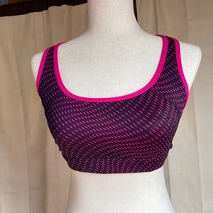 (199-1) Xersion women sport bra size M